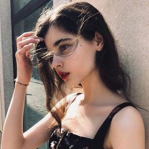 Meet your Posher, Derrick